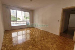 Apartamento com 76m², 2 dormitórios, 1 vaga, no bairro Madureira em Caxias do Sul para Alugar