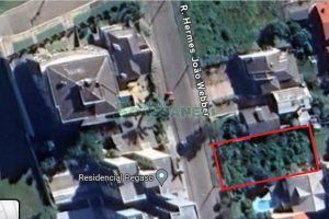 Terreno com 402m², no bairro Sanvitto em Caxias do Sul para Comprar