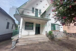 Casa Comercial com 600m², 5 dormitórios, no bairro Rio Branco em Caxias do Sul para Comprar