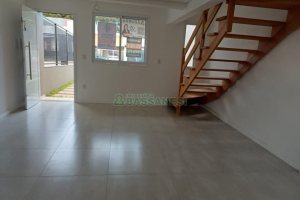 Sobrado com 77m², 3 dormitórios, no bairro São Luiz em Caxias do Sul para Comprar