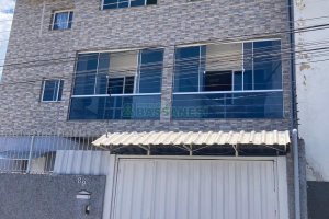 Casa com 403m², 3 dormitórios, 1 vaga, no bairro Charqueadas em Caxias do Sul para Comprar