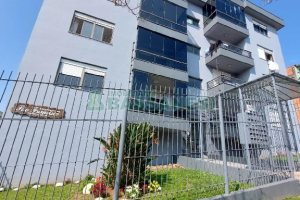 Apto Mobiliado com 80m², 2 dormitórios, 1 vaga, no bairro Sagrada Família em Caxias do Sul para Alugar