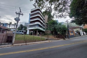 Apartamento com 250m², 3 dormitórios, 4 vagas, no bairro Madureira em Caxias do Sul para Comprar