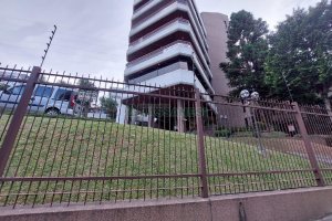 Apartamento com 250m², 3 dormitórios, 4 vagas, no bairro Madureira em Caxias do Sul para Comprar