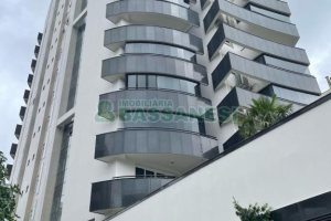 Apartamento com 230m², 3 dormitórios, 2 vagas, no bairro São Pelegrino em Caxias do Sul para Comprar