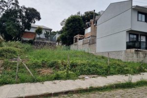 Terreno com 360m², no bairro Vinhedos em Caxias do Sul para Comprar