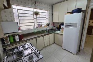 Casa com 184m², 3 dormitórios, 2 vagas, no bairro Exposição em Caxias do Sul para Comprar