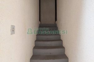 Kitinete Mobiliado com 40m², 1 dormitório, no bairro Centro em Caxias do Sul para Alugar