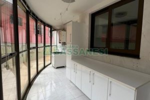 Apartamento com 260m², 3 dormitórios, 2 vagas, no bairro Rio Branco em Caxias do Sul para Comprar