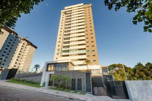 Apartamento com 91m², 3 dormitórios, 2 vagas, no bairro Panazzolo em Caxias do Sul para Comprar