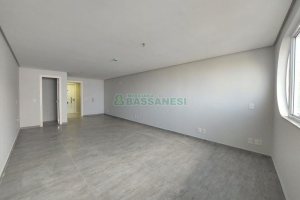 Sala com 30m², no bairro Villagio Iguatemi em Caxias do Sul para Alugar
