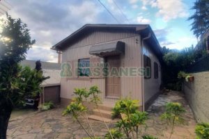 Casa com 300m², 3 dormitórios, no bairro Centro em Caxias do Sul para Comprar