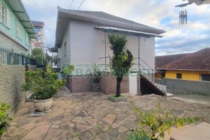 Casa com 300m², 3 dormitórios, no bairro Centro em Caxias do Sul para Comprar
