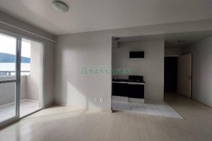 Apartamento com 56m², 2 dormitórios, 1 vaga, no bairro De Lazzer em Caxias do Sul para Comprar