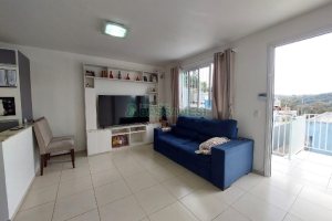 Casa com 69m², 2 dormitórios, 1 vaga, no bairro Reolon em Caxias do Sul para Comprar