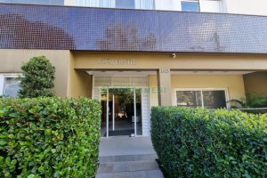 Apartamento com 74m², 2 dormitórios, 2 vagas, no bairro Madureira em Caxias do Sul para Comprar