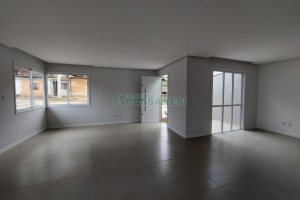Casa com 151m², 3 dormitórios, 2 vagas, no bairro Salgado Filho em Caxias do Sul para Comprar