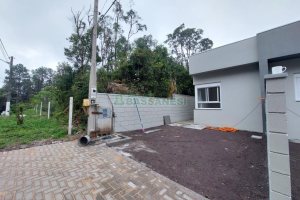 Sobrado com 68m², 2 dormitórios, 1 vaga, no bairro Bela Vista em Caxias do Sul para Comprar