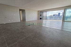 Apartamento com 191m², 3 dormitórios, 3 vagas, no bairro Panazzolo em Caxias do Sul para Comprar
