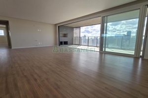 Apartamento com 191m², 3 dormitórios, 3 vagas, no bairro Panazzolo em Caxias do Sul para Comprar