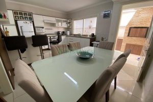 Sobrado com 127m², 3 dormitórios, 1 vaga, no bairro Santa Catarina em Caxias do Sul para Comprar