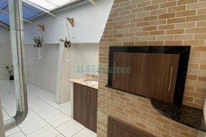 Sobrado com 127m², 3 dormitórios, 1 vaga, no bairro Santa Catarina em Caxias do Sul para Comprar