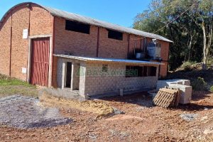 Pavilhão com 300m², no bairro Área Rural de Caxias do Sul em Caxias do Sul para Alugar