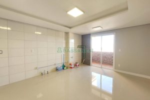 Apartamento com 53m², 2 dormitórios, 1 vaga, no bairro Vila Verde em Caxias do Sul para Comprar