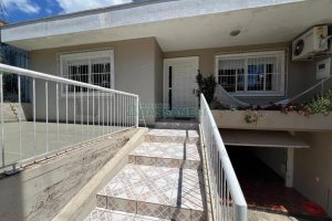 Casa com 120m², 3 dormitórios, 3 vagas, no bairro Floresta em Caxias do Sul para Comprar