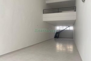Loja com 140m², no bairro São Pelegrino em Caxias do Sul para Alugar