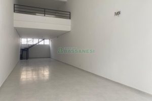 Loja com 140m², no bairro São Pelegrino em Caxias do Sul para Alugar