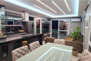 Apartamento com 95m², 2 dormitórios, 2 vagas, no bairro São José em Caxias do Sul para Comprar