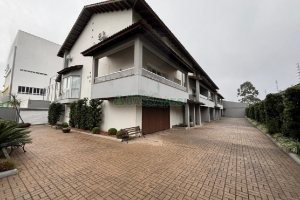 Casa com 310m², 3 dormitórios, 4 vagas, no bairro Jardim América em Caxias do Sul para Alugar