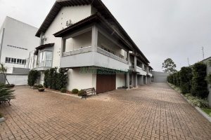 Casa com 310m², 3 dormitórios, 4 vagas, no bairro Jardim América em Caxias do Sul para Alugar