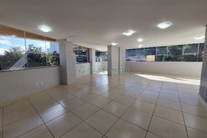 Sala com 85m², no bairro Desvio Rizzo em Caxias do Sul para Alugar