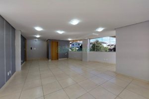 Sala com 85m², no bairro Desvio Rizzo em Caxias do Sul para Alugar