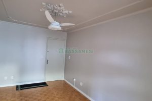 Apartamento com 60m², 2 dormitórios, no bairro São Pelegrino em Caxias do Sul para Comprar