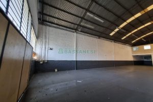 Pavilhão com 1000m², no bairro Sagrada Família em Caxias do Sul para Alugar