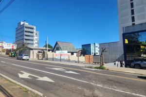 Terreno com 588m², no bairro Sagrada Família em Caxias do Sul para Comprar