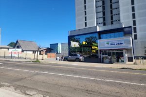 Terreno com 588m², no bairro Sagrada Família em Caxias do Sul para Comprar