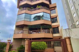 Apartamento com 120m², 3 dormitórios, 2 vagas, no bairro Pio X em Caxias do Sul para Comprar