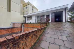 Casa com 125m², 3 dormitórios, 2 vagas, no bairro Presidente Vargas em Caxias do Sul para Comprar