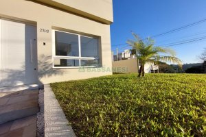 Sobrado com 130m², 3 dormitórios, 2 vagas, no bairro São Luiz em Caxias do Sul para Comprar