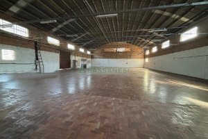 Pavilhão com 800m², no bairro Cruzeiro em Caxias do Sul para Alugar