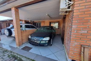 Sobrado com 90m², 2 dormitórios, 1 vaga, no bairro São Caetano em Caxias do Sul para Alugar
