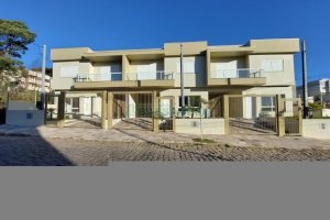 Sobrado com 130m², 3 dormitórios, 2 vagas, no bairro São Luiz em Caxias do Sul para Comprar