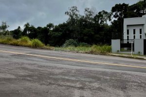 Terreno com 300m², no bairro São Giácomo em Caxias do Sul para Comprar
