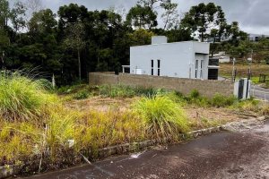 Terreno com 300m², no bairro São Giácomo em Caxias do Sul para Comprar