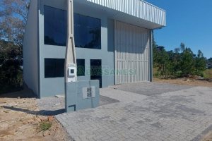 Pavilhão com 330m², no bairro Jardim das Hortências em Caxias do Sul para Alugar