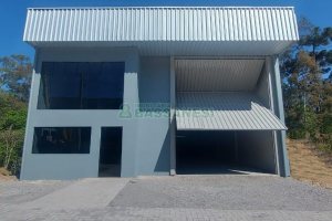 Pavilhão com 330m², no bairro Jardim das Hortências em Caxias do Sul para Alugar